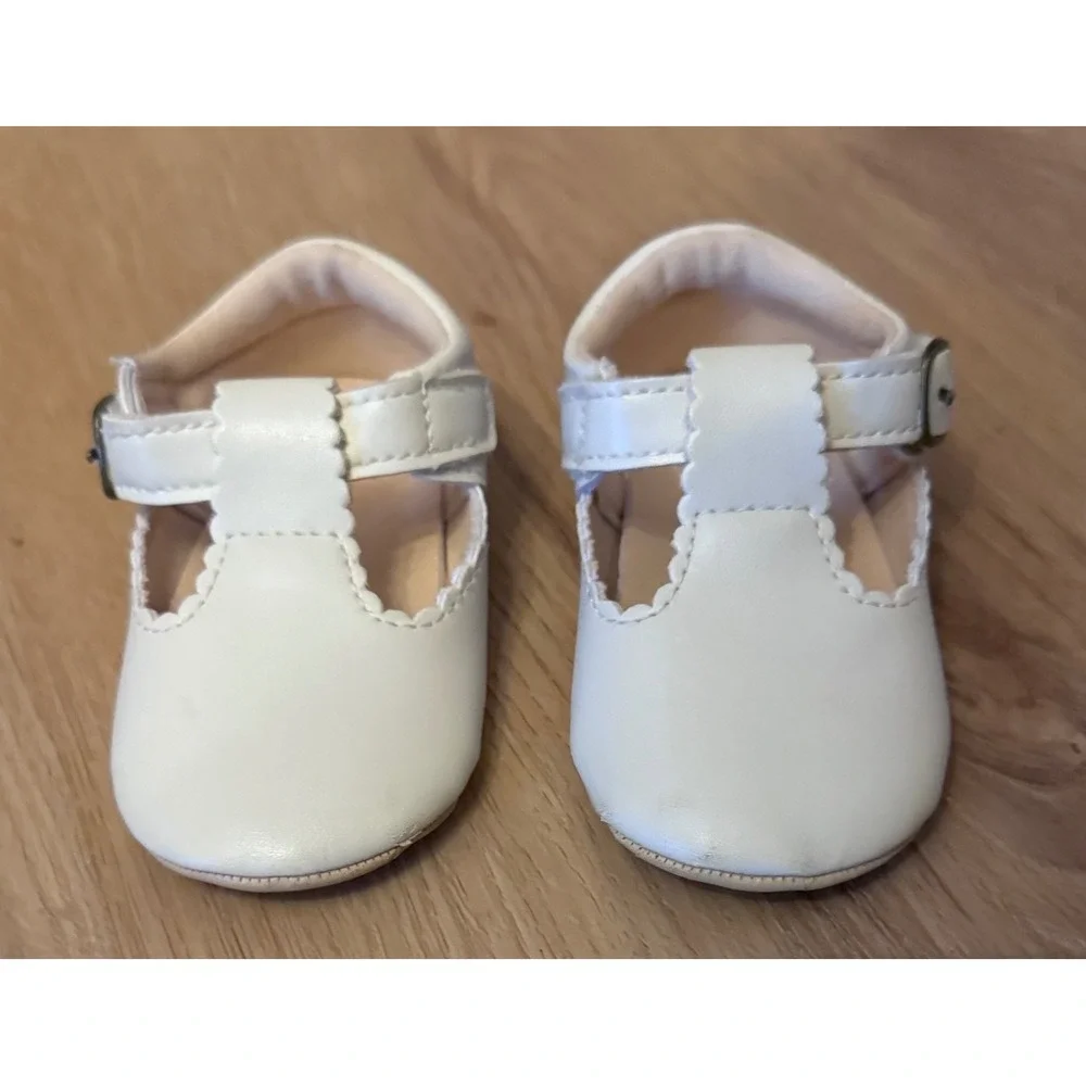 Lucky Brand Baby Girls White Scalloped T-Strap Mary Jane Shoes Size 4 Infant